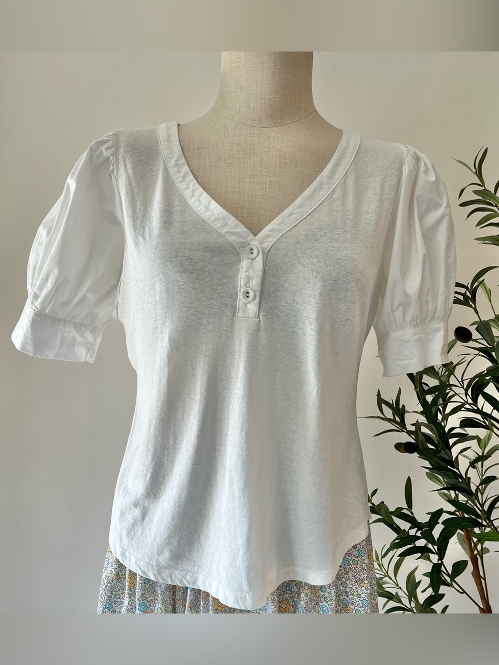 GAP White Puff Sleeve Henley Tee